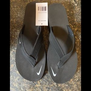 Nike flip flops new with tags